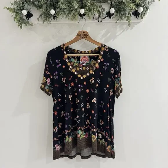 Johnny Was Nani Favorite Short Sleeve V-Neck Swing Tee Medium - Picture 1 of 4